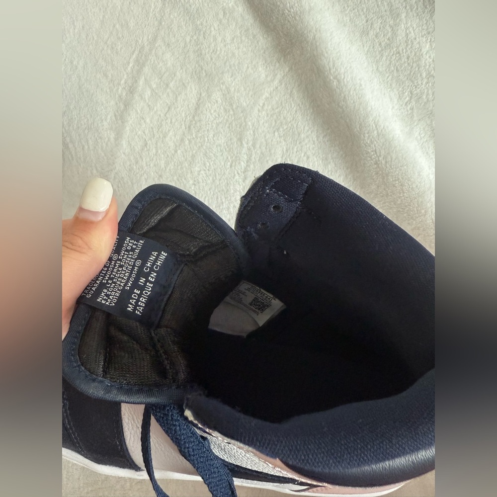 Women’s Air Jordan’s size 10 - Picture 9 of 11